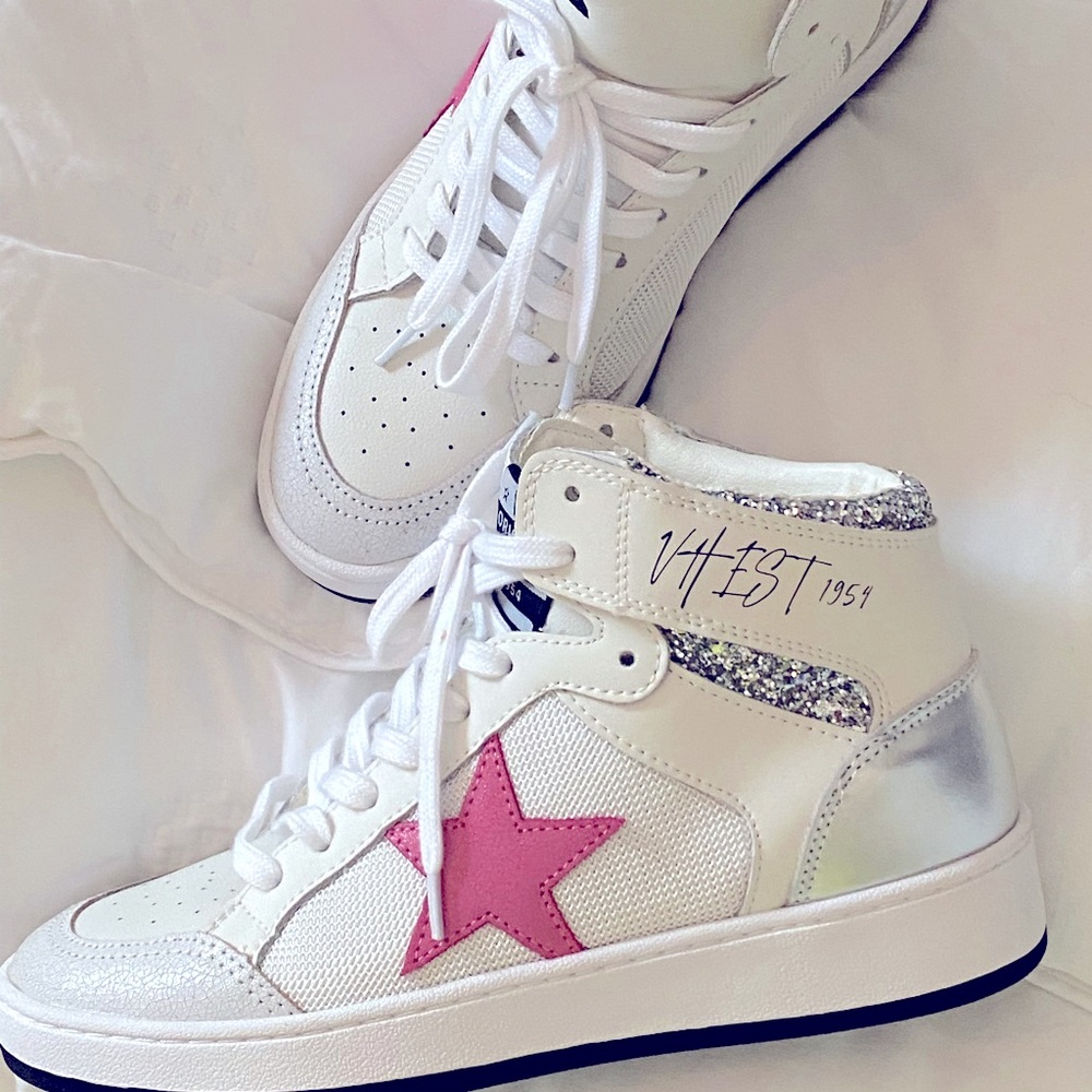 Dream high top sneakers new sz 9 by Vintage Havana